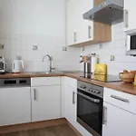 Apstay Station I Private Parking I Self Check-in Apartment Graz