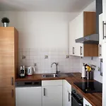 Apstay Station I Private Parking I Self Check-in Apartment *